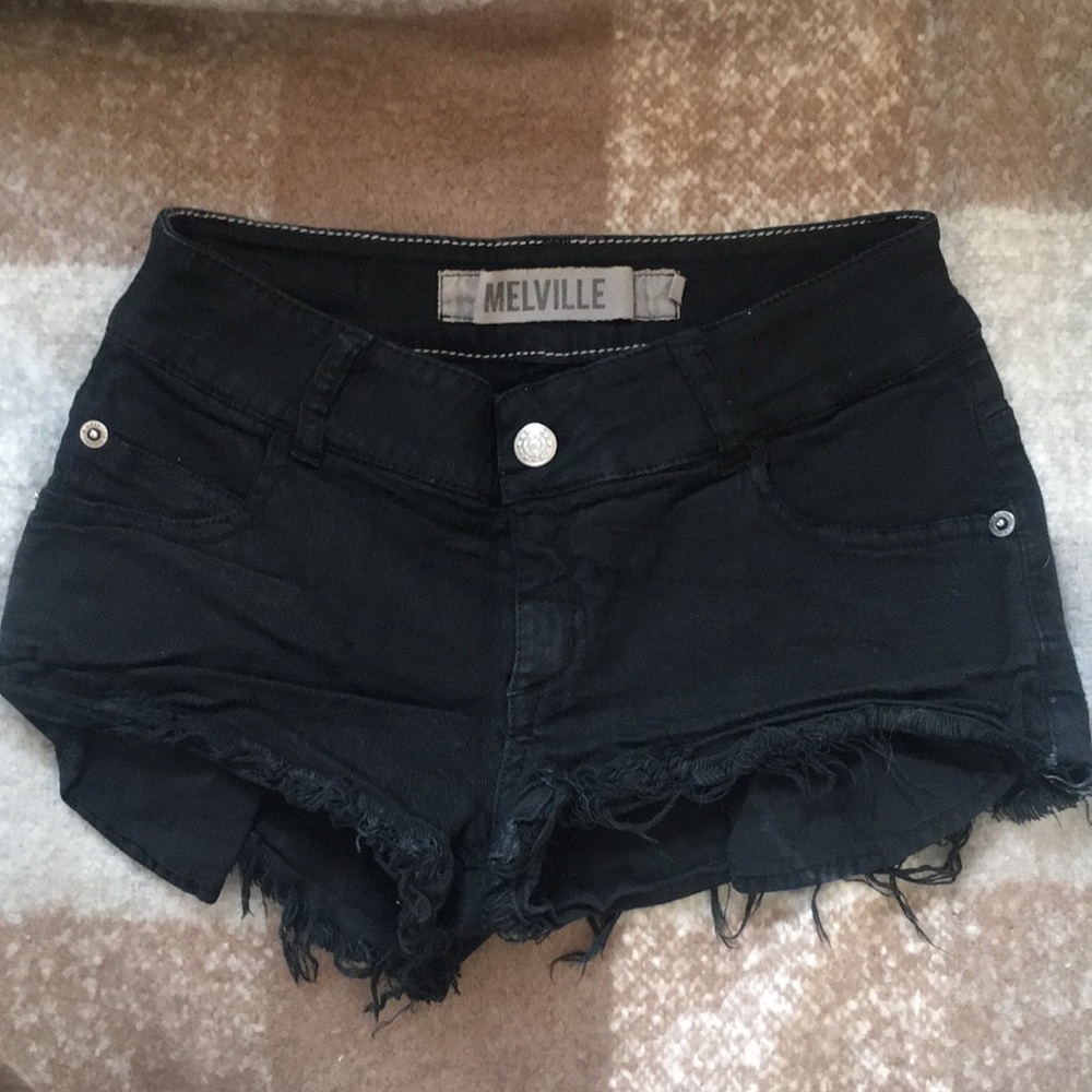 Darling Brandy Melville shorts